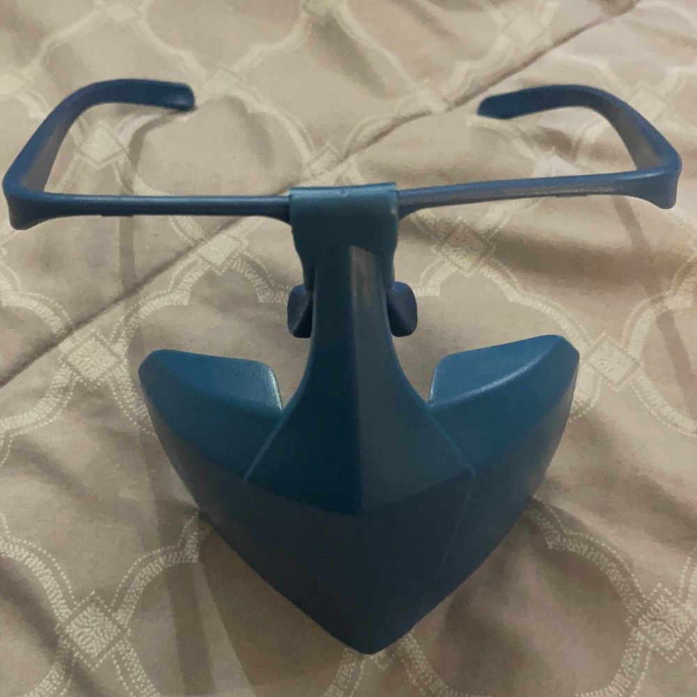 Hard plastic Mask - Picture 2 of 8